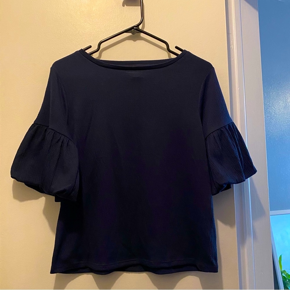 Navy Flowy Top Size Small